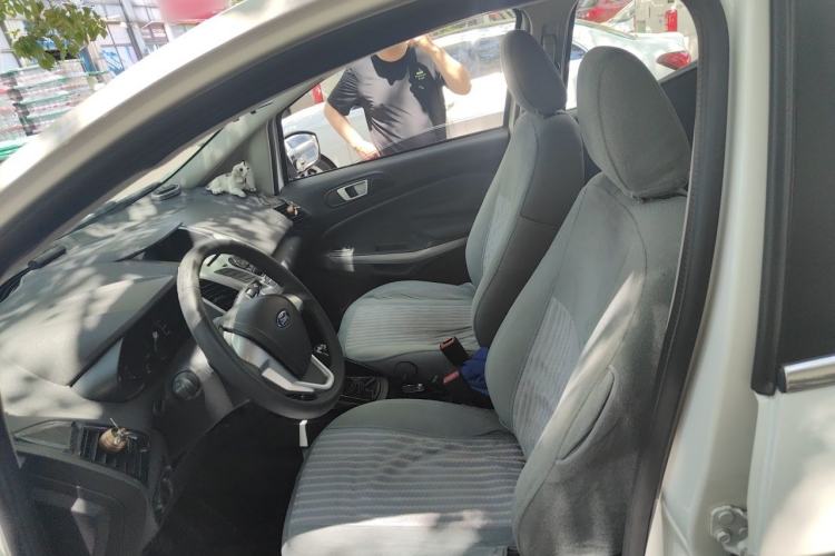 Used Ford EcoSport 2013 1.5L Manual Fashion Model Left Front Seat