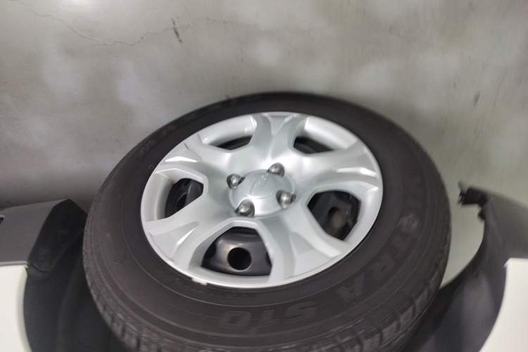 Used Ford EcoSport 2013 1.5L Manual Comfort Model Left Front Wheel Hub