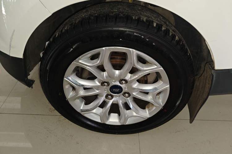 Used Ford EcoSport 2013 1.5L Manual Luxury Model Left Front Wheel Hub