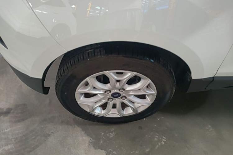 Used Ford EcoSport 2013 1.5L Automatic Prestige Model Left Front Wheel Hub