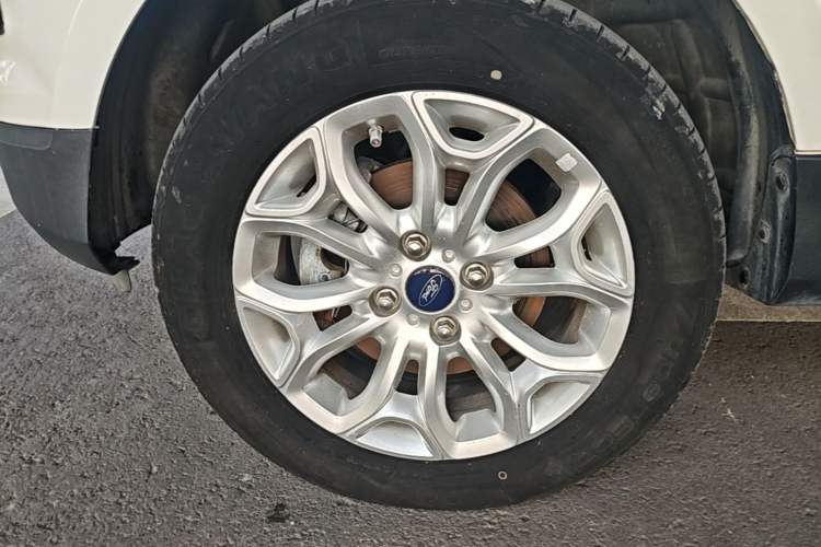 Used Ford EcoSport 2013 1.5L Automatic Prestige Model Left Front Wheel Hub