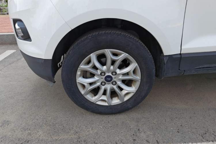 Used Ford EcoSport 2013 1.5L Automatic Prestige Model Left Front Wheel Hub