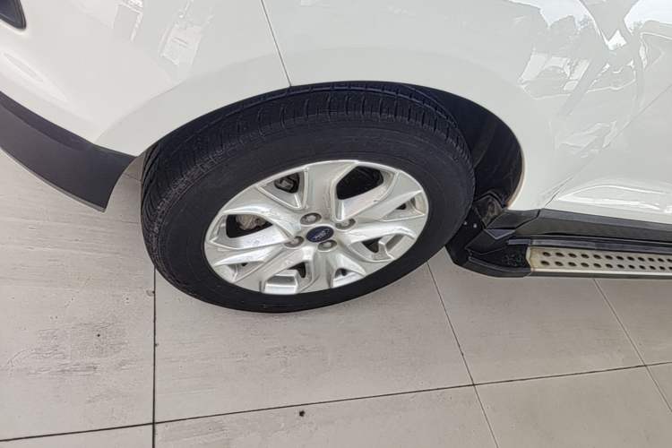 Used Ford EcoSport 2013 1.5L Automatic Fashion Model Left Front Wheel Hub