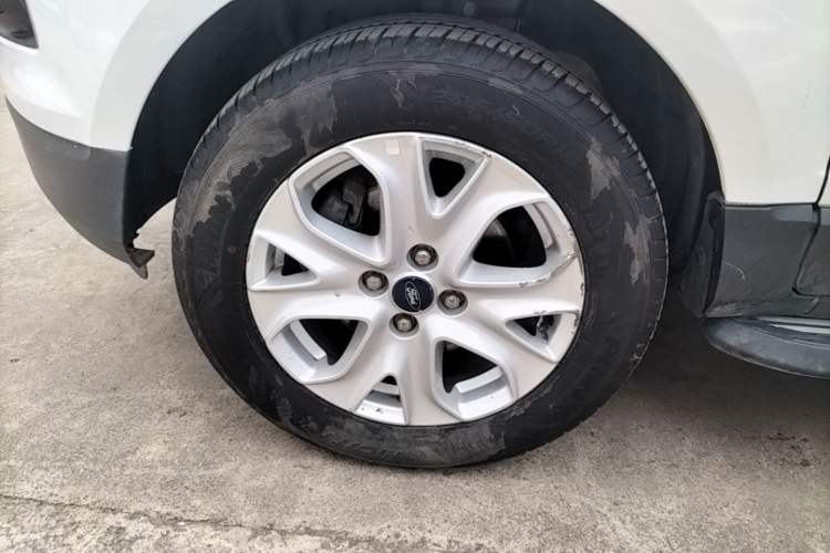 Used Ford EcoSport 2013 1.5L Automatic Fashion Model Left Front Wheel Hub