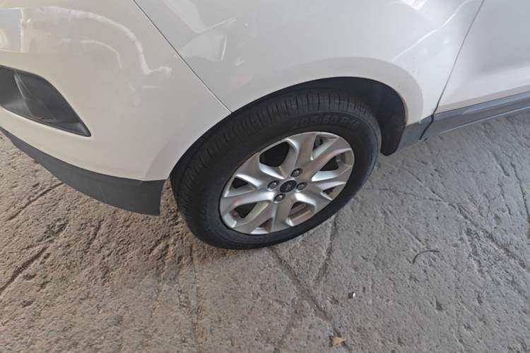 Used Ford EcoSport 2013 1.5L Automatic Fashion Model Left Front Wheel Hub