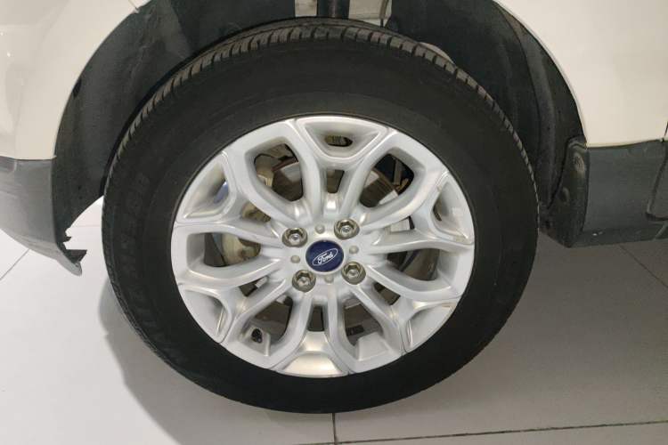 Used Ford EcoSport 2013 1.5L Automatic Prestige Model Left Front Wheel Hub