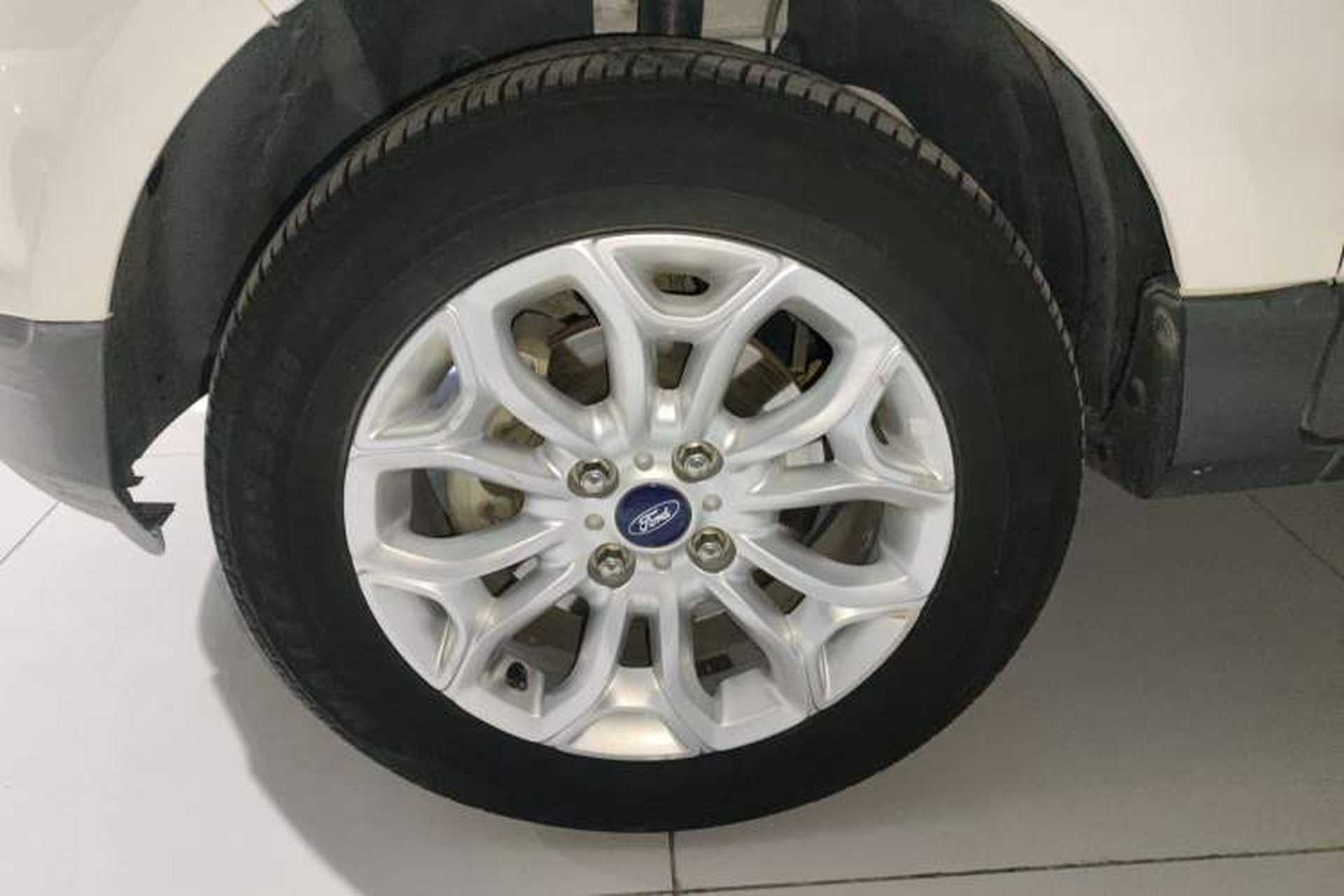 Used Ford EcoSport 2013 1.5L Automatic Prestige Model Left Front Wheel Hub