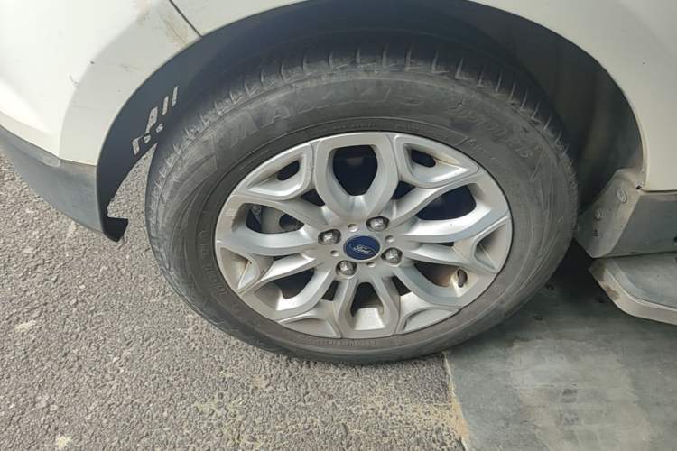 Used Ford EcoSport 2013 1.0L GTDi Manual Luxury Model Left Front Wheel Hub