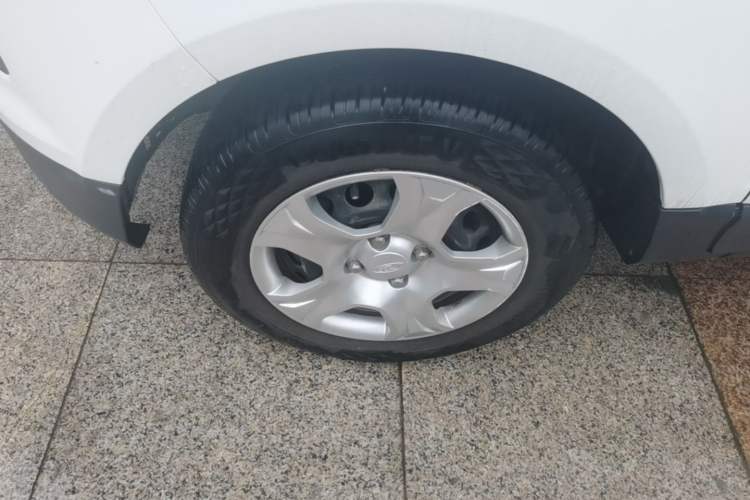 Used Ford EcoSport 2013 1.5L Manual Comfort Model Left Front Wheel Hub
