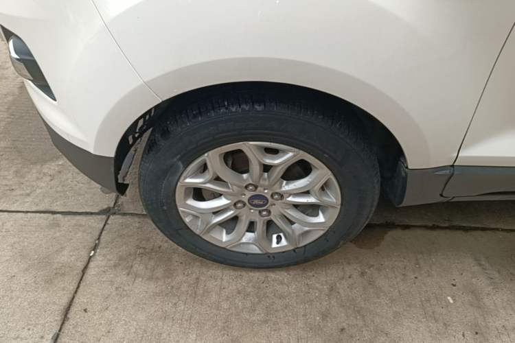 Used Ford EcoSport 2013 1.5L Automatic Prestige Model Left Front Wheel Hub