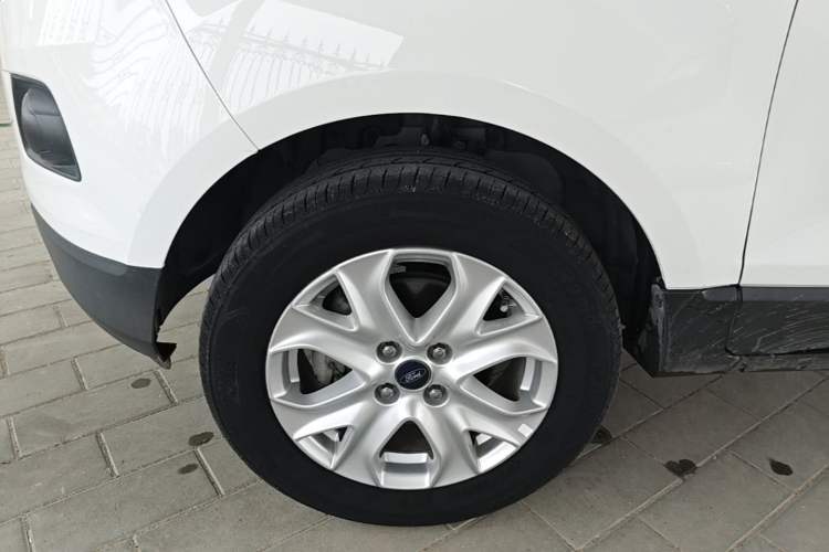Used Ford EcoSport 2013 1.5L Automatic Fashion Model Left Front Wheel Hub
