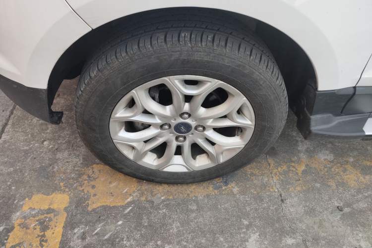 Used Ford EcoSport 2013 1.5L Automatic Prestige Model Left Front Wheel Hub