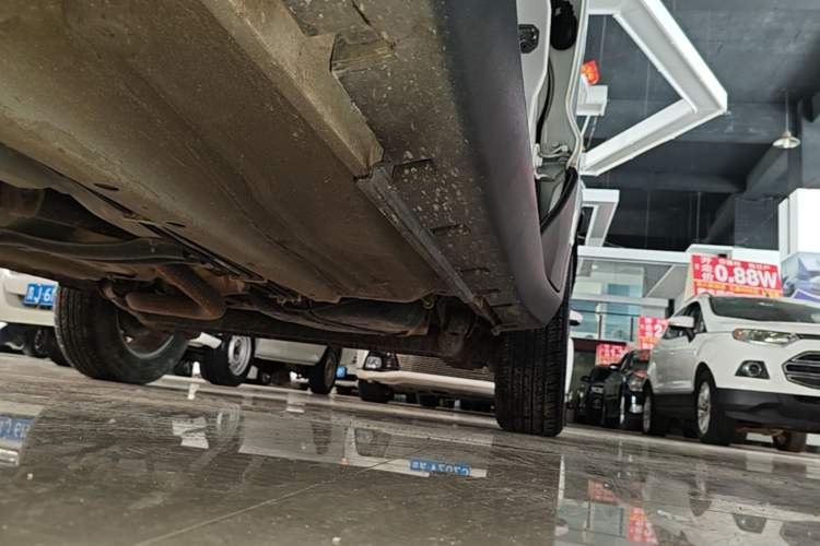 Used Ford EcoSport 2013 1.5L Manual Luxury Model Left Side Sill