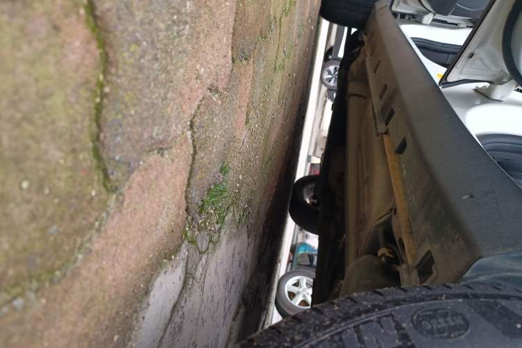 Used Ford EcoSport 2013 1.0L GTDi Manual Luxury Model Left Side Sill