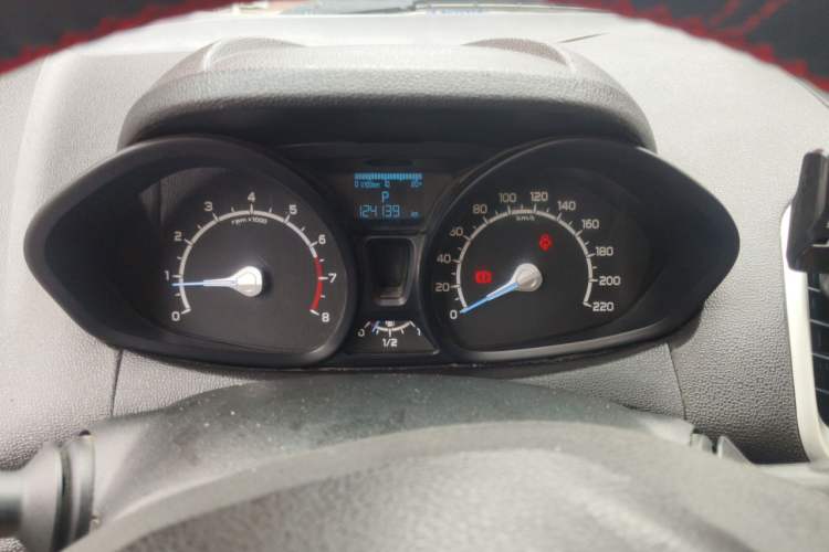 Used Ford EcoSport 2013 1.5L Automatic Fashion Model Odometer Close Up