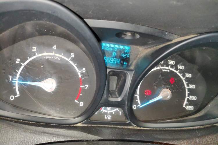 Used Ford EcoSport 2013 1.5L Automatic Fashion Model Odometer Close Up