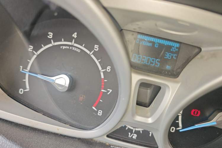 Used Ford EcoSport 2013 1.0L GTDi Manual Luxury Model Odometer Close Up