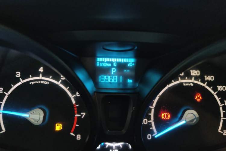 Used Ford EcoSport 2013 1.5L Automatic Fashion Model Odometer Close Up