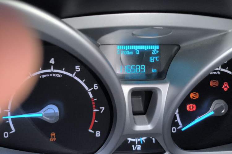 Used Ford EcoSport 2013 1.5L Manual Luxury Model Odometer Close Up