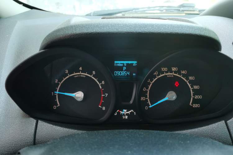Used Ford EcoSport 2013 1.5L Automatic Fashion Model Odometer Close Up