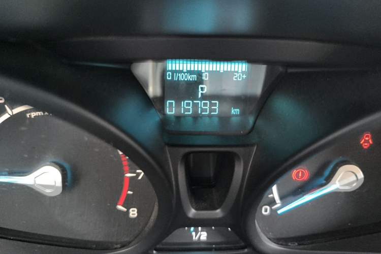 Used Ford EcoSport 2013 1.5L Automatic Fashion Model Odometer Close Up