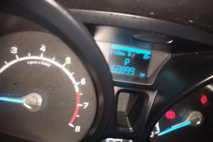 Used Ford EcoSport 2013 1.5L Automatic Fashion Model Odometer Close Up