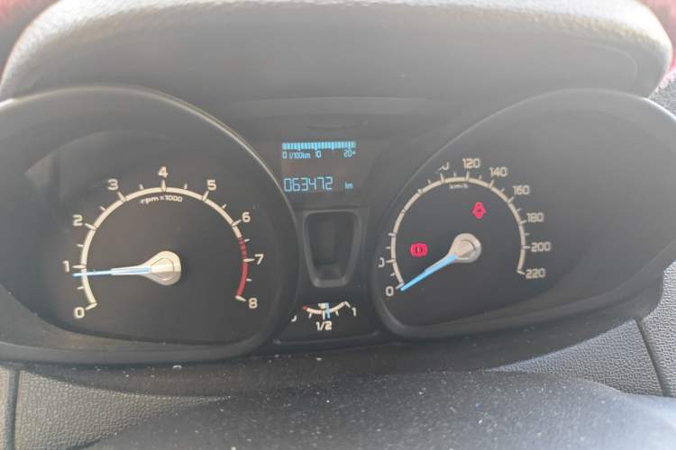Used Ford EcoSport 2013 1.5L Manual Fashion Model Odometer Close Up