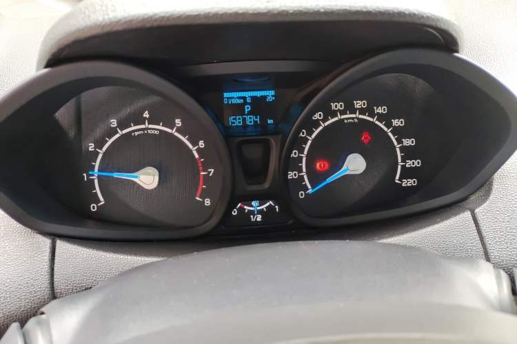 Used Ford EcoSport 2013 1.5L Automatic Fashion Model Odometer Close Up