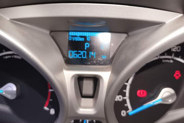 Used Ford EcoSport 2013 1.5L Automatic Prestige Model Odometer Close Up
