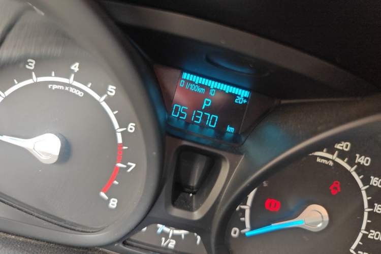 Used Ford EcoSport 2013 1.5L Automatic Fashion Model Odometer Close Up
