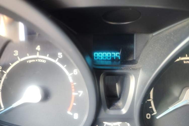 Used Ford EcoSport 2013 1.5L Automatic Fashion Model Odometer Close Up