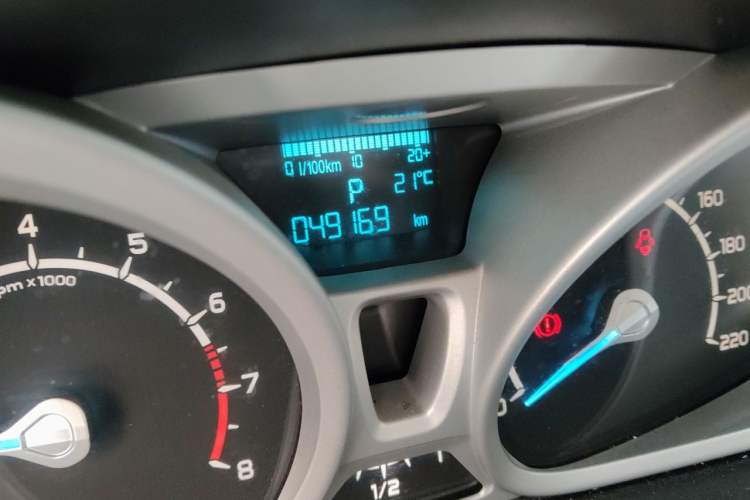 Used Ford EcoSport 2013 1.5L Automatic Prestige Model Odometer Close Up