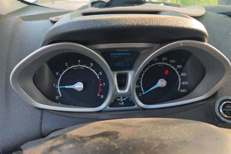 Used Ford EcoSport 2013 1.0L GTDi Manual Luxury Model Odometer Close Up