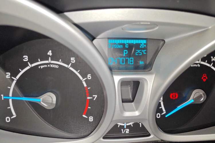 Used Ford EcoSport 2013 1.5L Automatic Prestige Model Odometer Close Up
