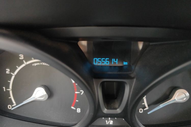 Used Ford EcoSport 2013 1.5L Manual Fashion Model Odometer Close Up