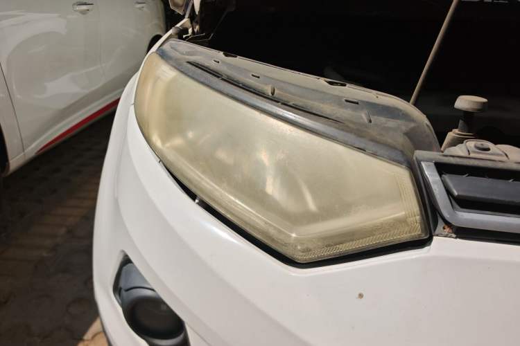 Used Ford EcoSport 2013 1.5L Automatic Fashion Model Right Front Headlight