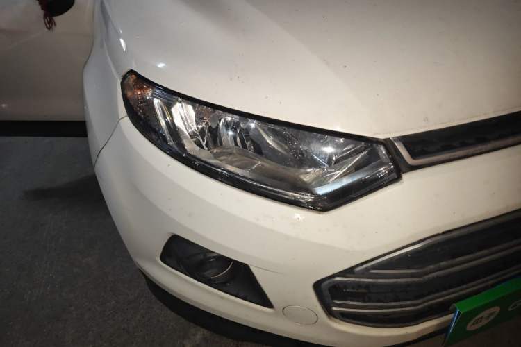 Used Ford EcoSport 2013 1.5L Automatic Fashion Model Right Front Headlight
