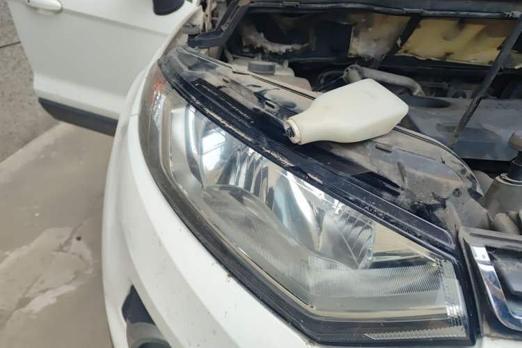 Used Ford EcoSport 2013 1.5L Automatic Prestige Model Right Front Headlight