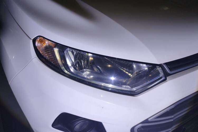Used Ford EcoSport 2013 1.5L Automatic Fashion Model Right Front Headlight