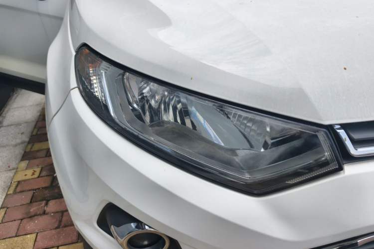 Used Ford EcoSport 2013 1.5L Automatic Prestige Model Right Front Headlight