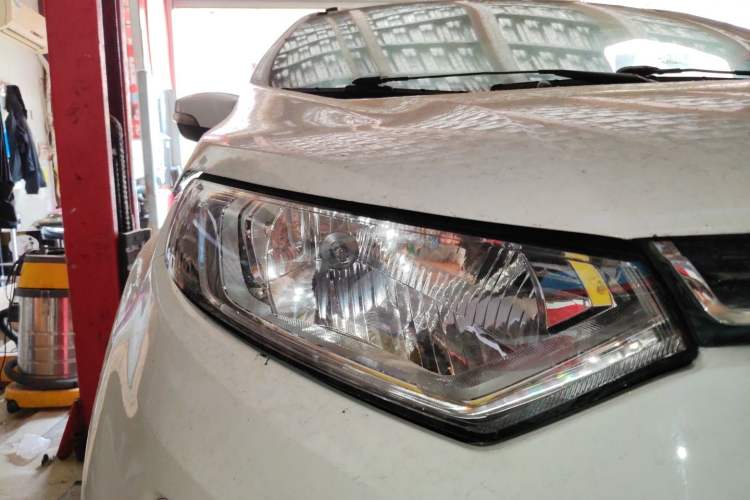 Used Ford EcoSport 2013 1.5L Automatic Fashion Model Right Front Headlight