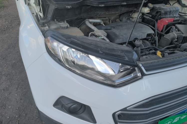 Used Ford EcoSport 2013 1.5L Manual Fashion Model Right Front Headlight