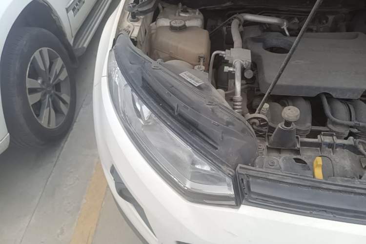 Used Ford EcoSport 2013 1.5L Automatic Fashion Model Right Front Headlight