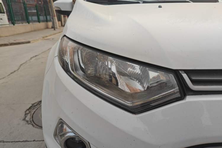 Used Ford EcoSport 2013 1.5L Manual Fashion Model Right Front Headlight