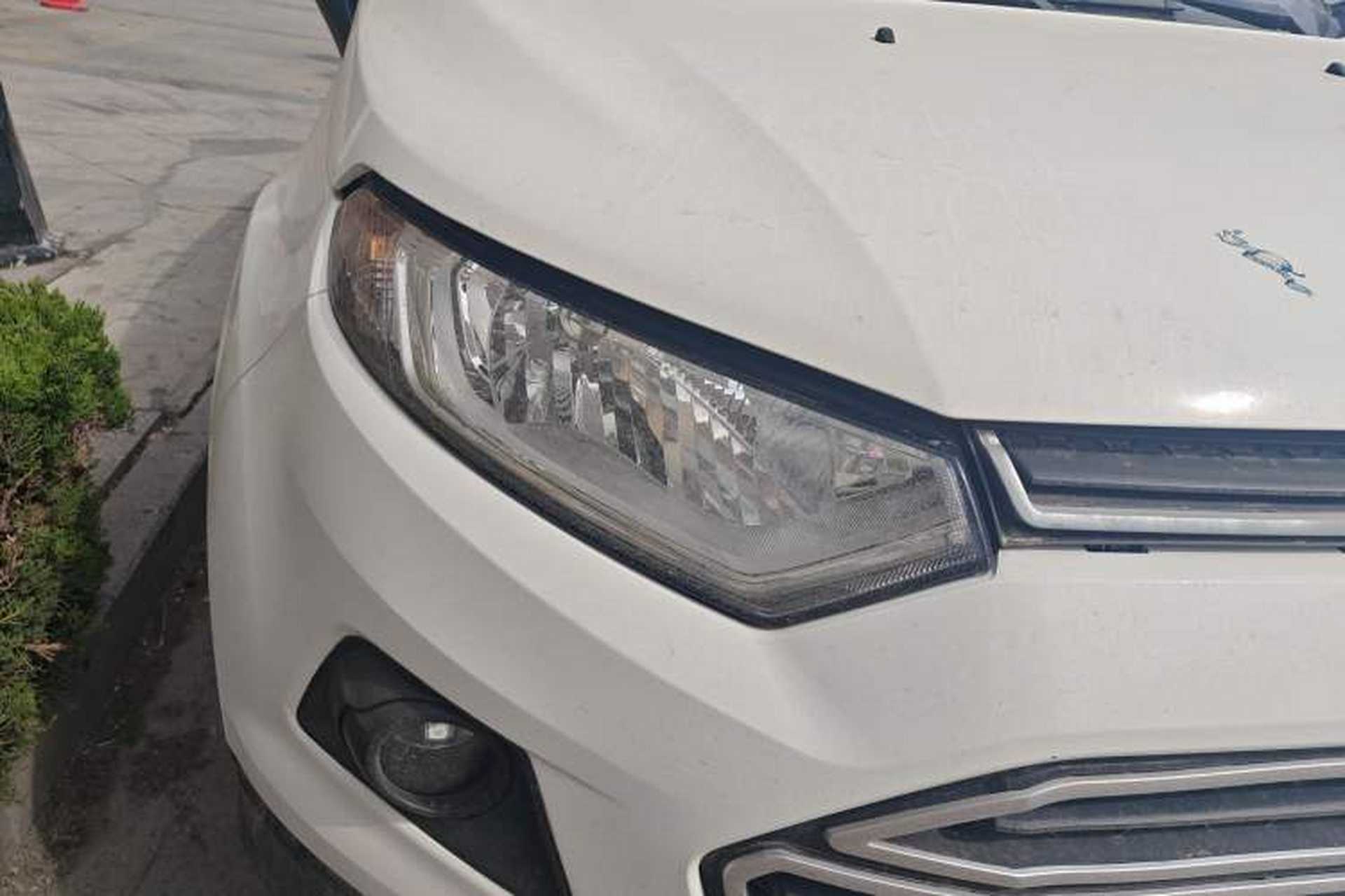 Used Ford EcoSport 2013 1.5L Manual Fashion Model Right Front Headlight
