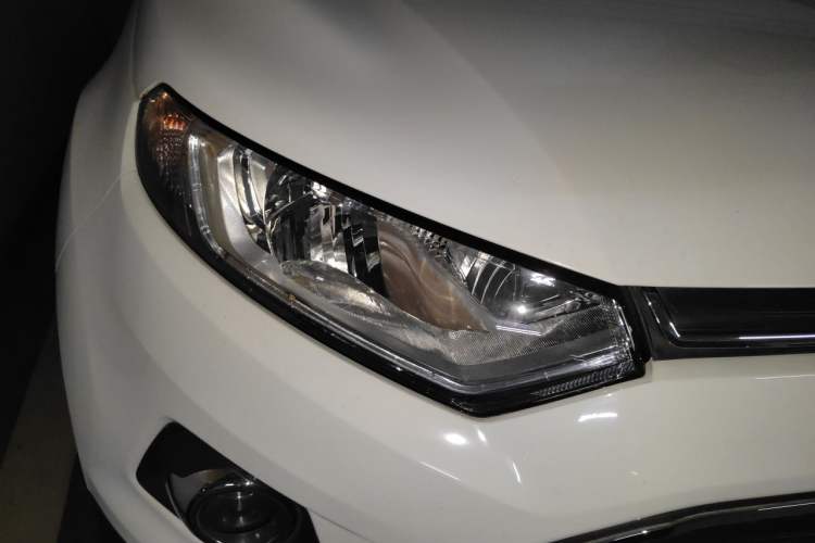 Used Ford EcoSport 2013 1.5L Automatic Prestige Model Right Front Headlight