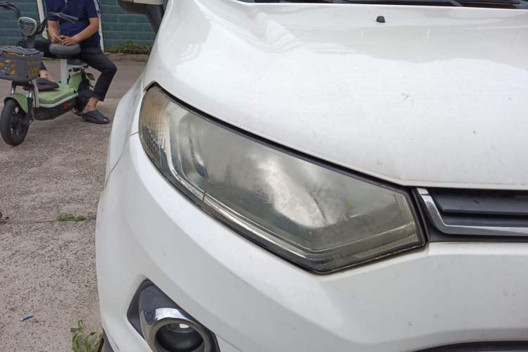 Used Ford EcoSport 2013 1.5L Manual Luxury Model Right Front Headlight