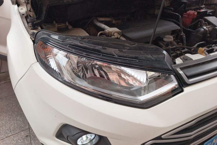 Used Ford EcoSport 2013 1.5L Automatic Fashion Model Right Front Headlight