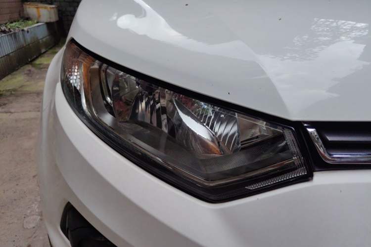Used Ford EcoSport 2013 1.0L GTDi Manual Luxury Model Right Front Headlight