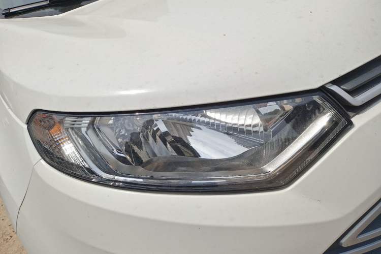 Used Ford EcoSport 2013 1.5L Automatic Fashion Model Right Front Headlight
